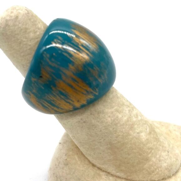 Acrylic Turquoise Ring - Picture 3 of 4